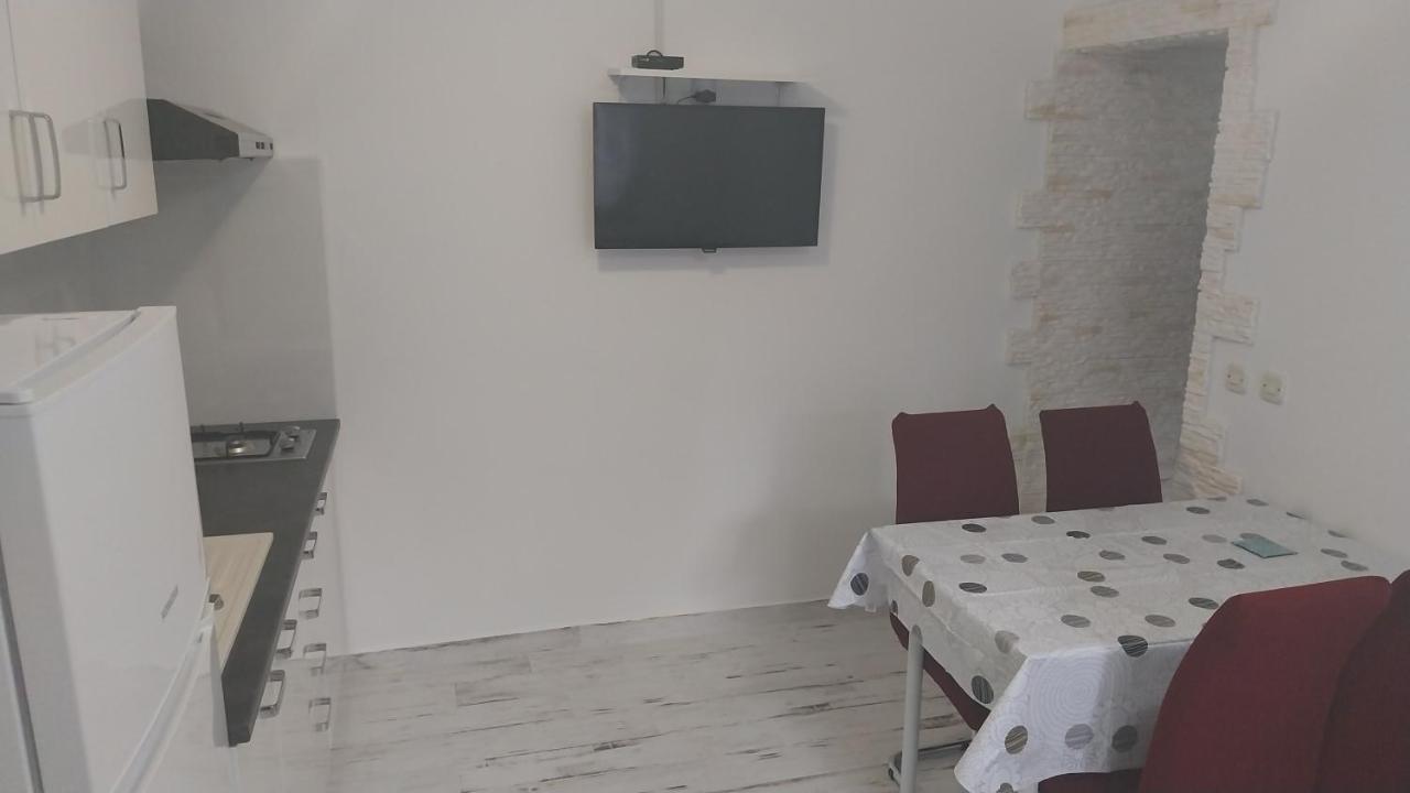 Jan 2 Apartment Пула Екстериор снимка